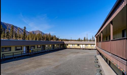 Destruction Bay Hotel | Talbot Arm Motel