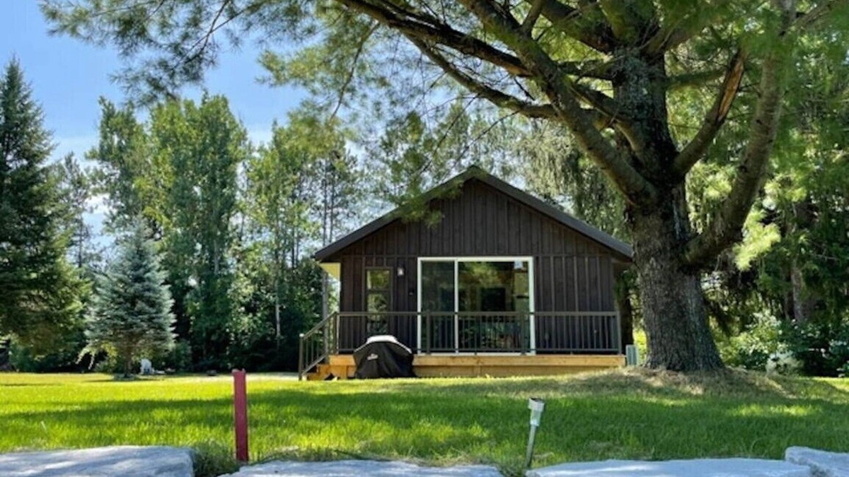 Bolsover Cottage | Talbot - Pineview - Two Bedroom Cottage, Sleeps 5