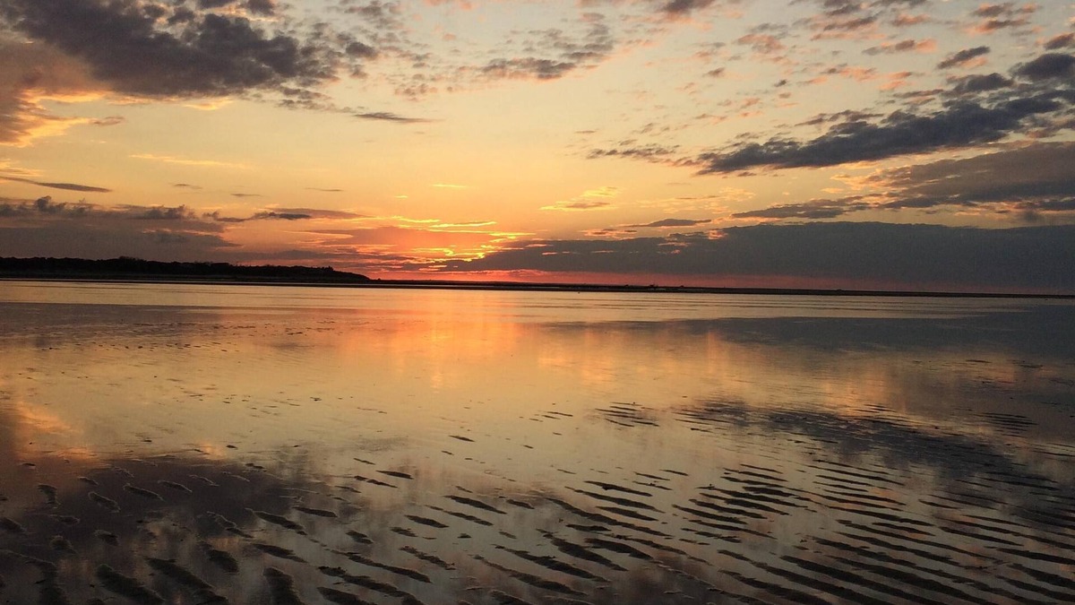 Brewster Cottage | Tales of Sunset Bay, walk from a Quiet Cottage to Brewster’s Paine Creek Beach