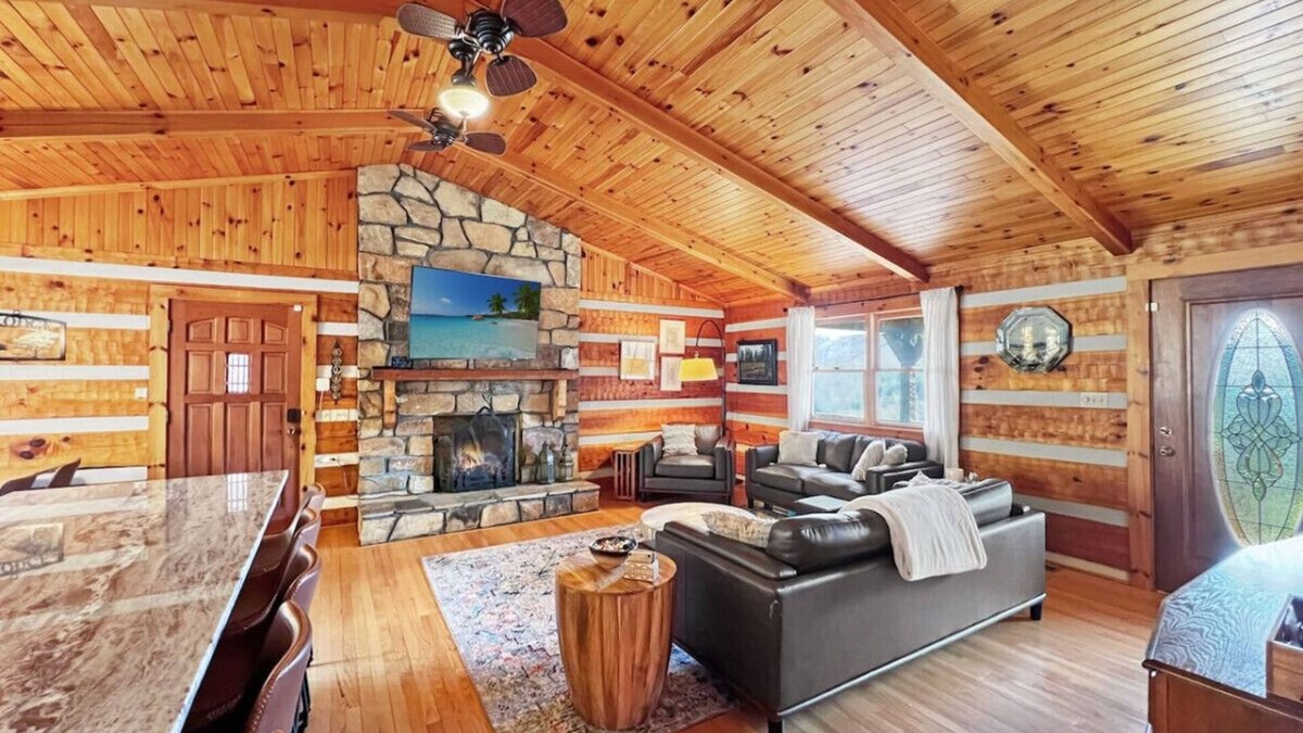 Wilkesboro Cabin | Tall Maple Lodge with Views