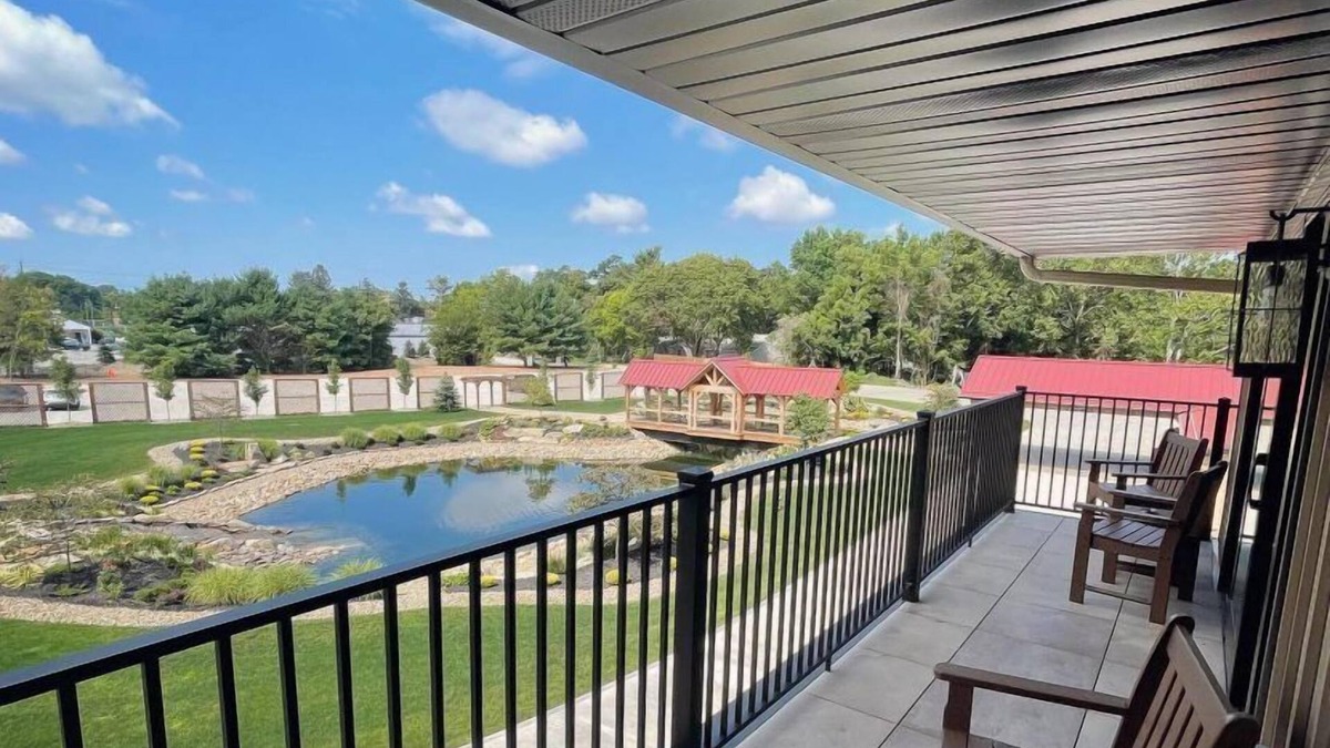 Willoughby Hills Hotel | Tall Oaks Resort