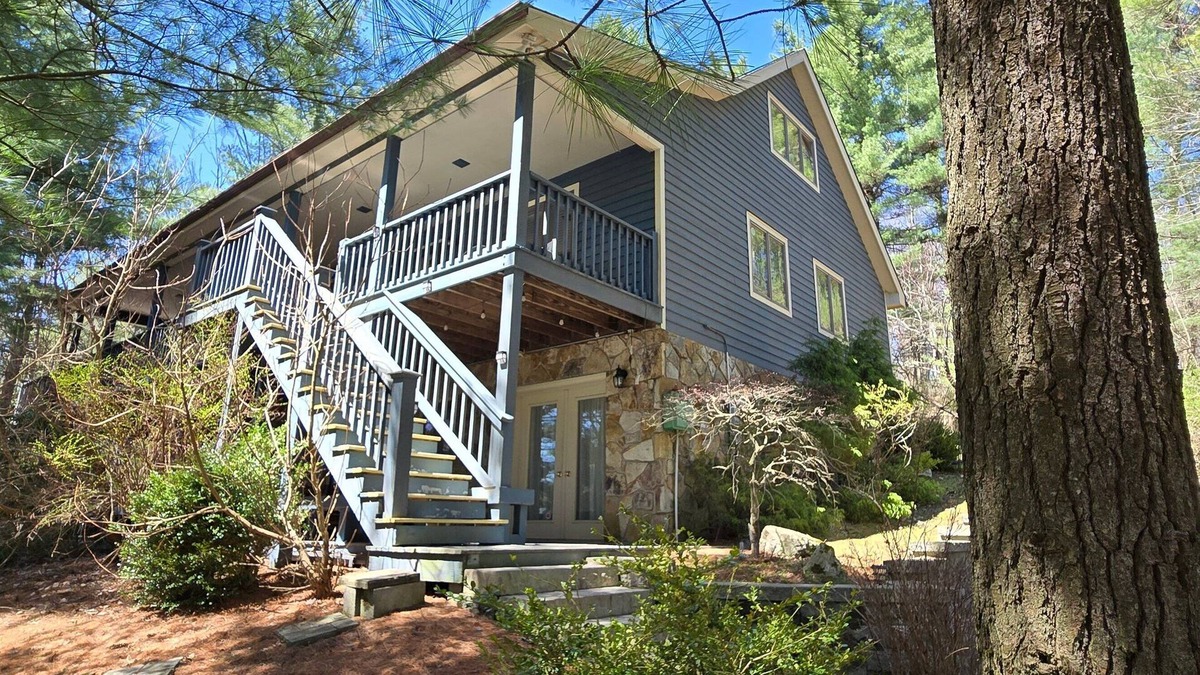 Swanton House | Tall Pines- 5-bedroom with hot tub and dock slip!