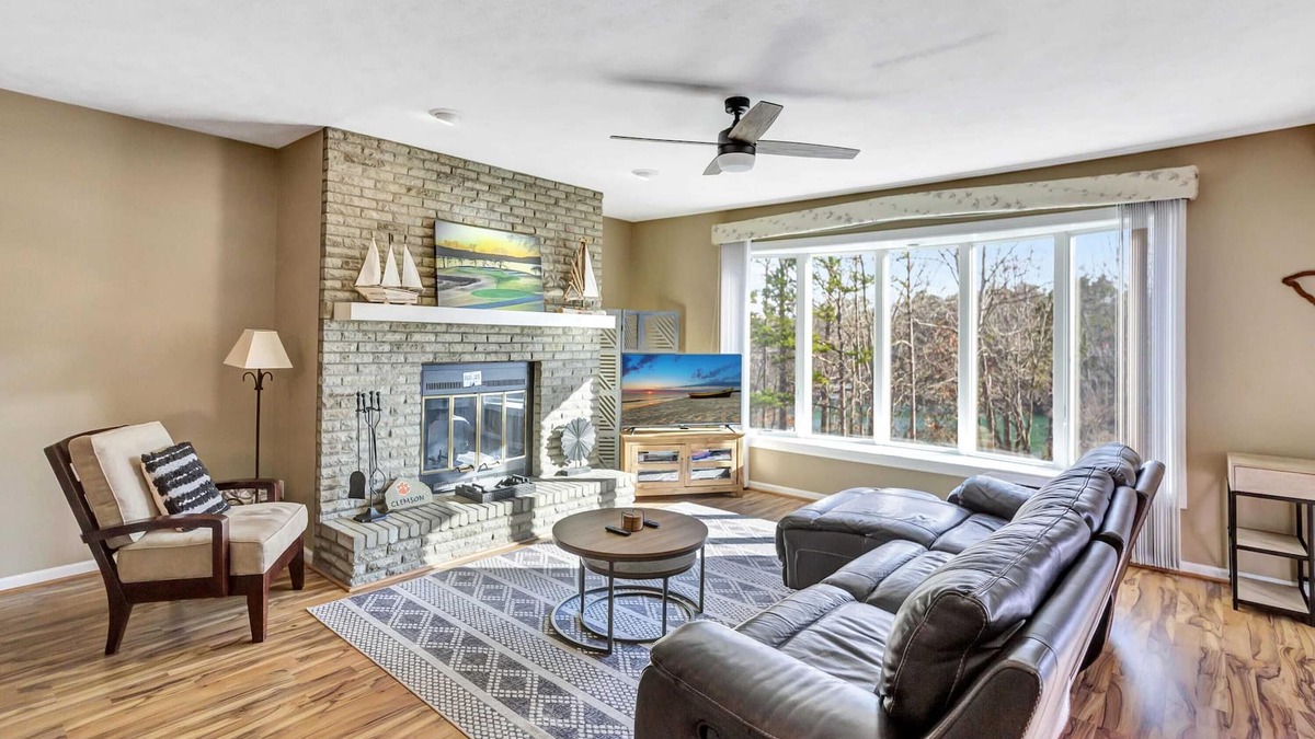 Salem Condo | Tall Ship 320 in Keowee Key