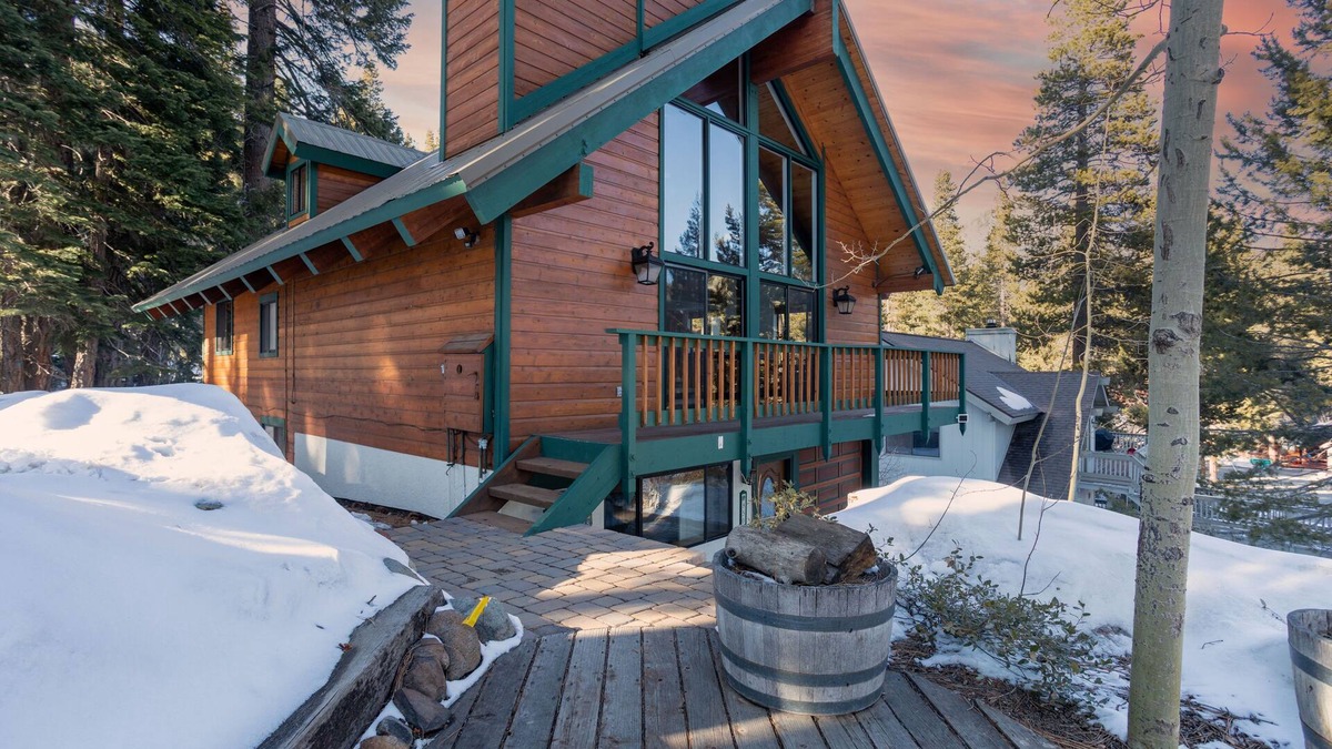 Incline Village Cottage | Tallac by Avantstay Secluded & Woodsy Tahoe Cabin in Incline Village