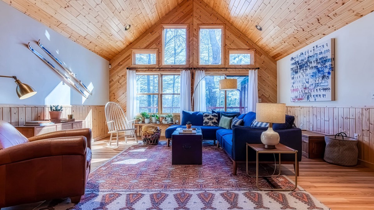 Webster Cabin | Tallkabin "Pine Cabin" - Mid-Century Pine Cabin under 2hrs from Minneapolis.