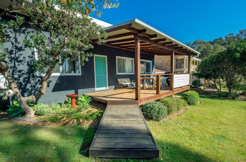 Bonny Hills House | Tallowood beachfront cottage