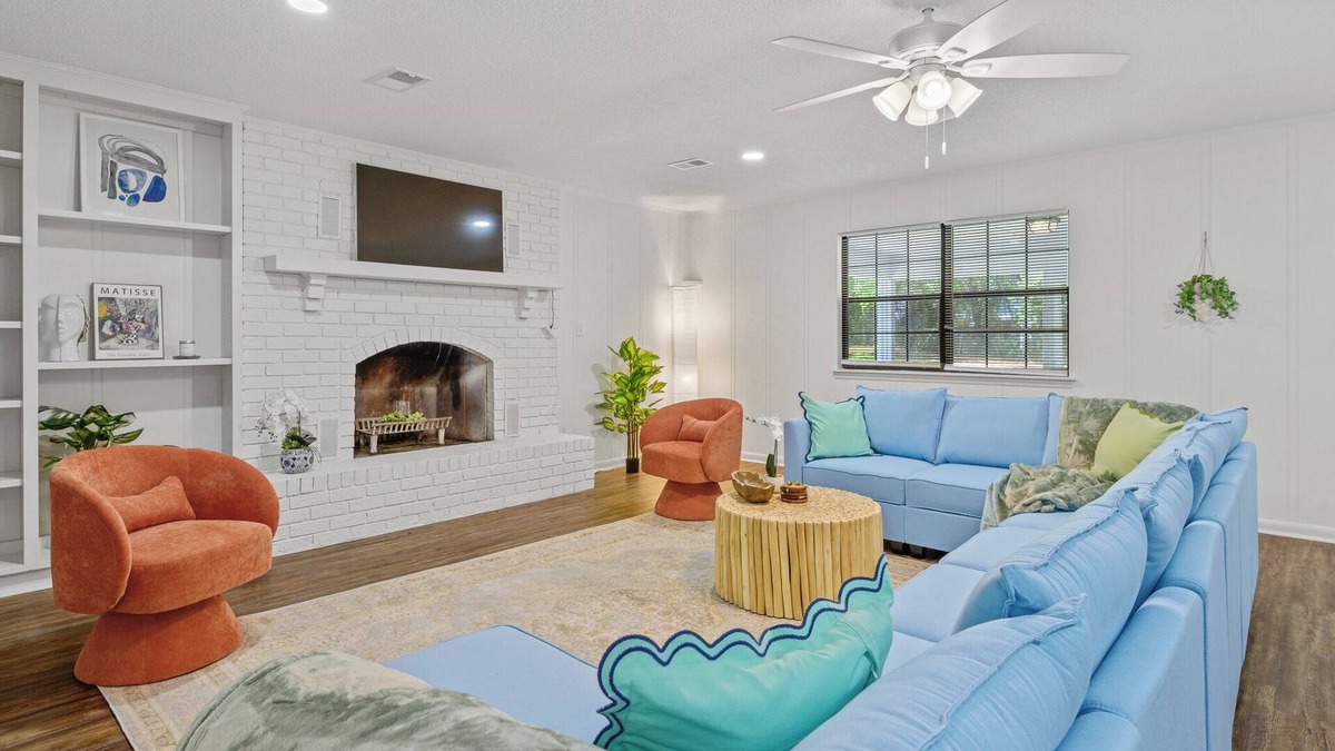 Tallahassee House | Tally's Sapphire - Sleeps12 - FSU/Capitol/Golf Club - Game Rm, Projector, Patio