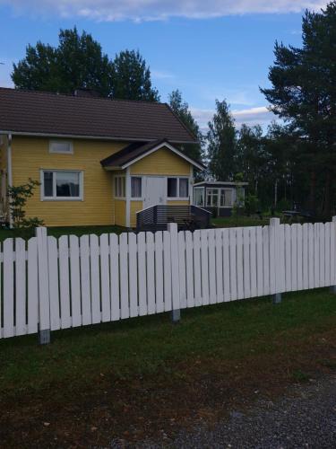 Reisjarvi Apartment | Talo järven rannalla