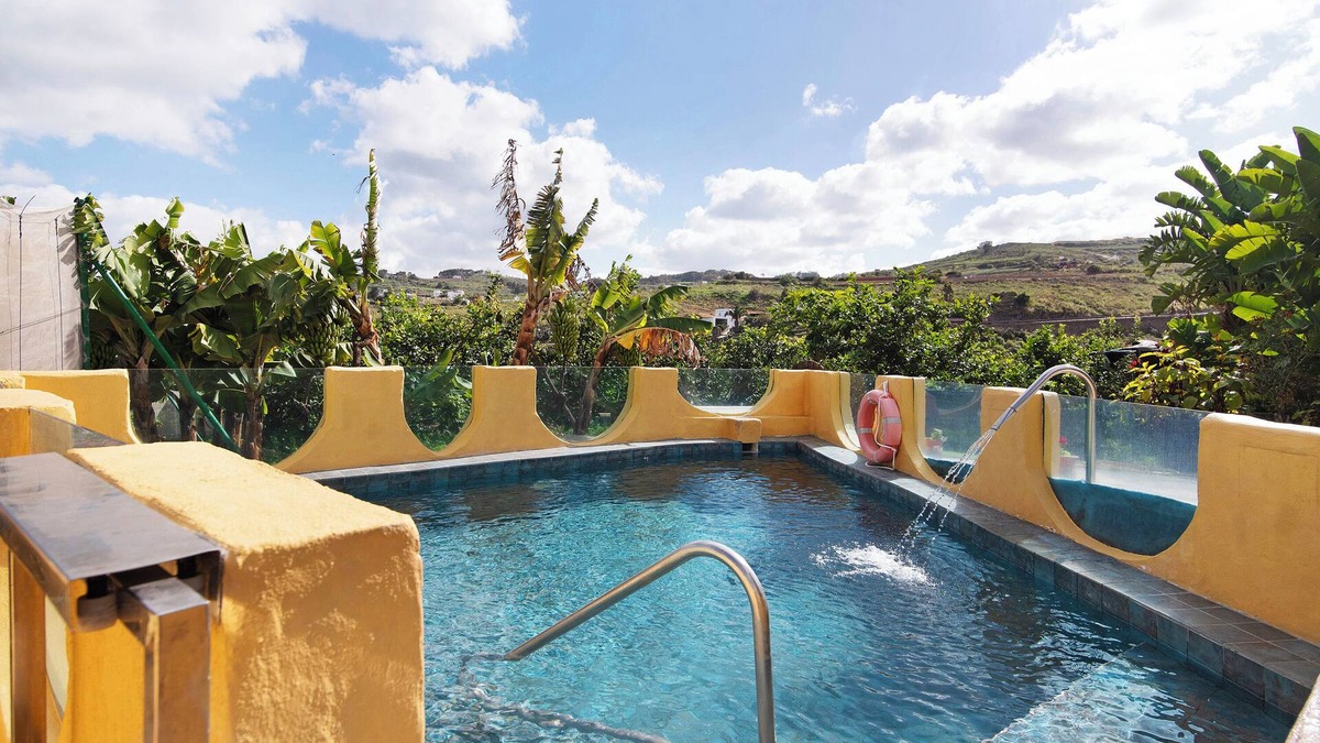 Santa Maria de Guia de Gran Canaria Villa | 'Talu' Holidays with Sea Views, Private Pool and Wi-Fi