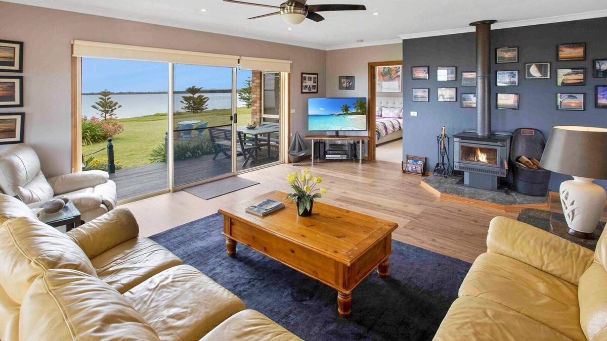 Metung House | Tambo Escape - Boasting 180-degree water views, down a quiet country road