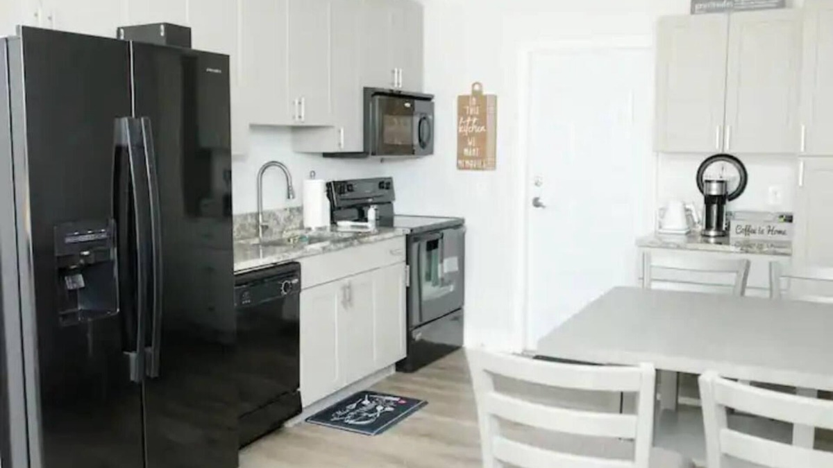 Tampa House | Tampa Hard Rock Busch Gardens Moffitt Center USF!