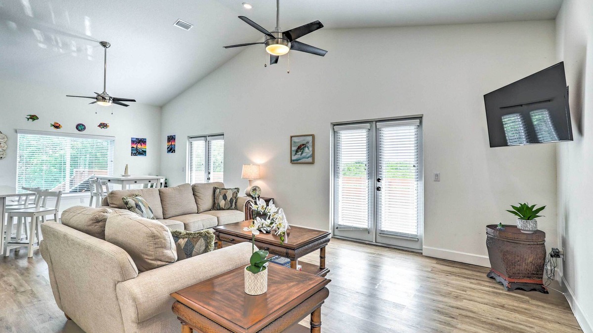 Port Tampa City House | Tampa House w/Patio, Near Downtown & Beaches!