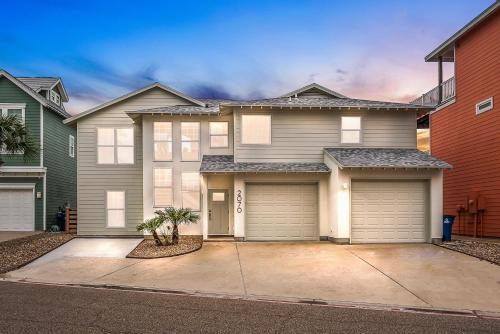 Sand Point House | Tan Lines and Fine Wines