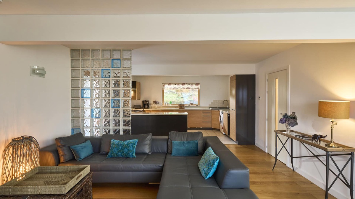 Strachur Cottage | Tanamuir, overlooking Loch Fyne, Strachur - sleeps 6 guests in 3 bedrooms