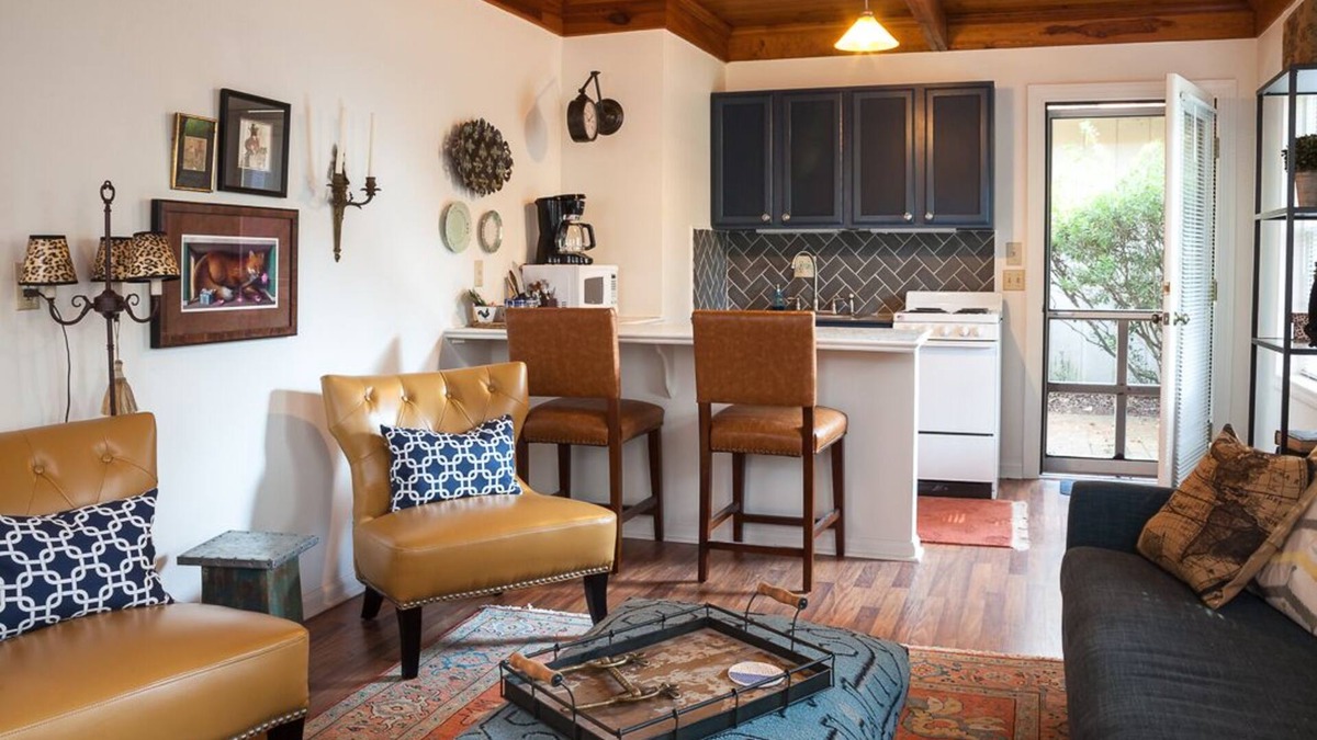 Southern Pines Apartment | Tanglewood Farm B&B - Fox Den Suite 1 BR/1BA Private Apartment on Horse Farm