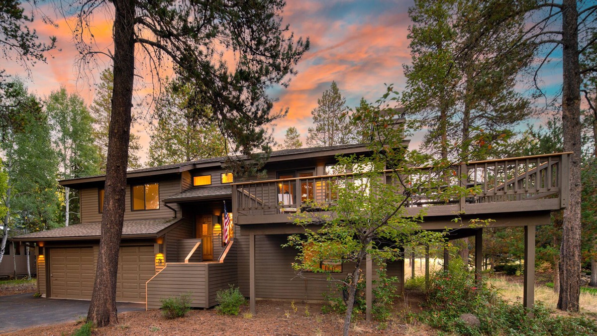 Sunriver Cabin | Tanner by AvantStay | Modern Cascades Escape