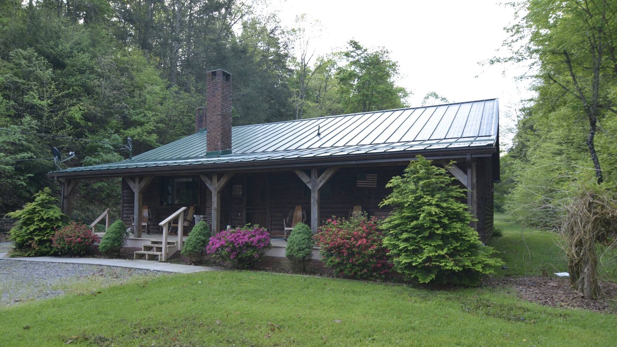 Dailey Cabin | Tanner's Farm- A Private 200 Acre Retreat - 8 Miles of Trails, Wildlife, & More
