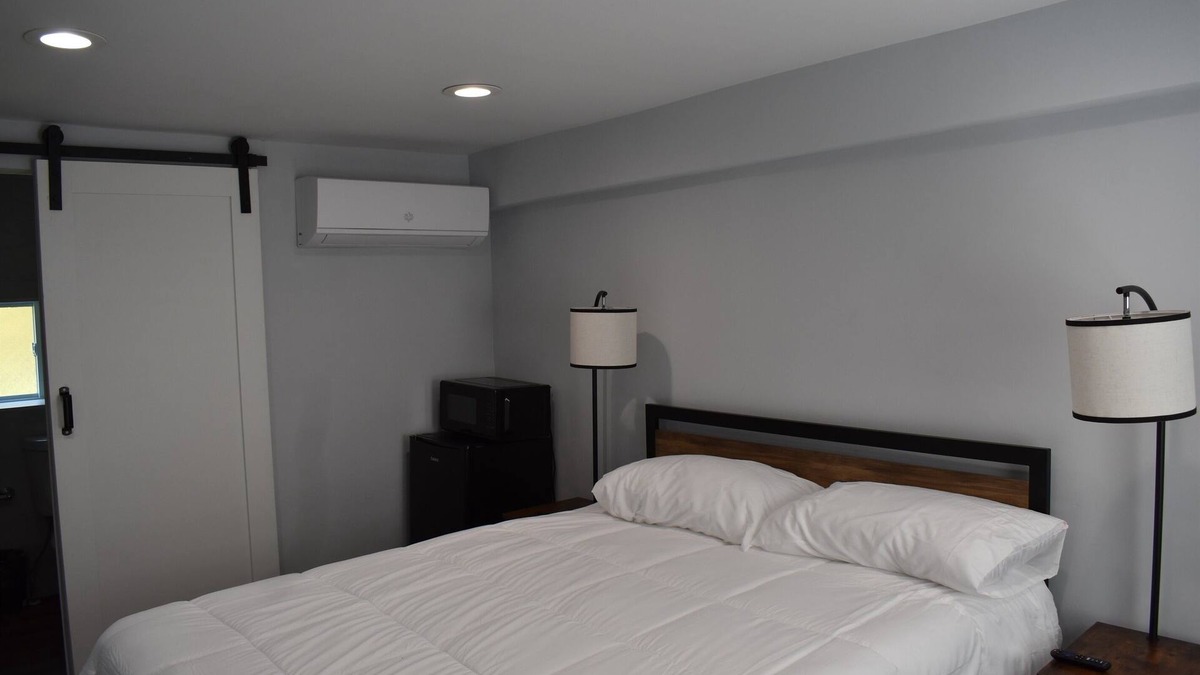 Tannersville Hotel | Tannersville Village on SawMill Creek Room #3- 1 Queen