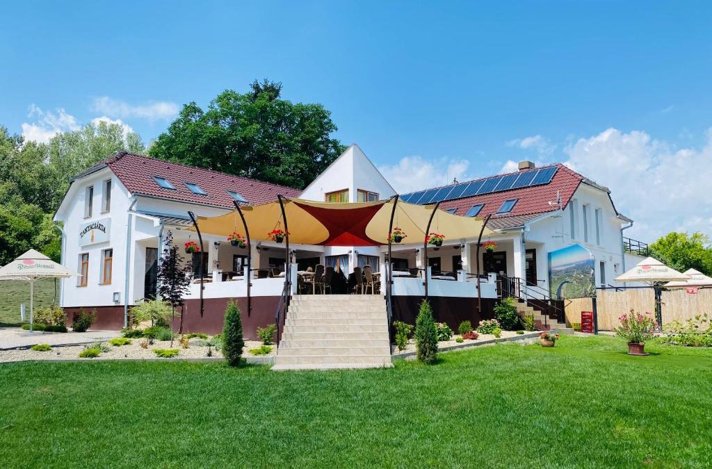 Baja Bed & Breakfast | Tanyacsárda Panzió
