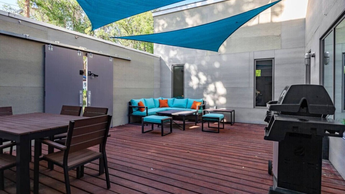 Taos House | Taos Seasons - "Luxury Taos Retreat – Experience the Seasonal Bliss"