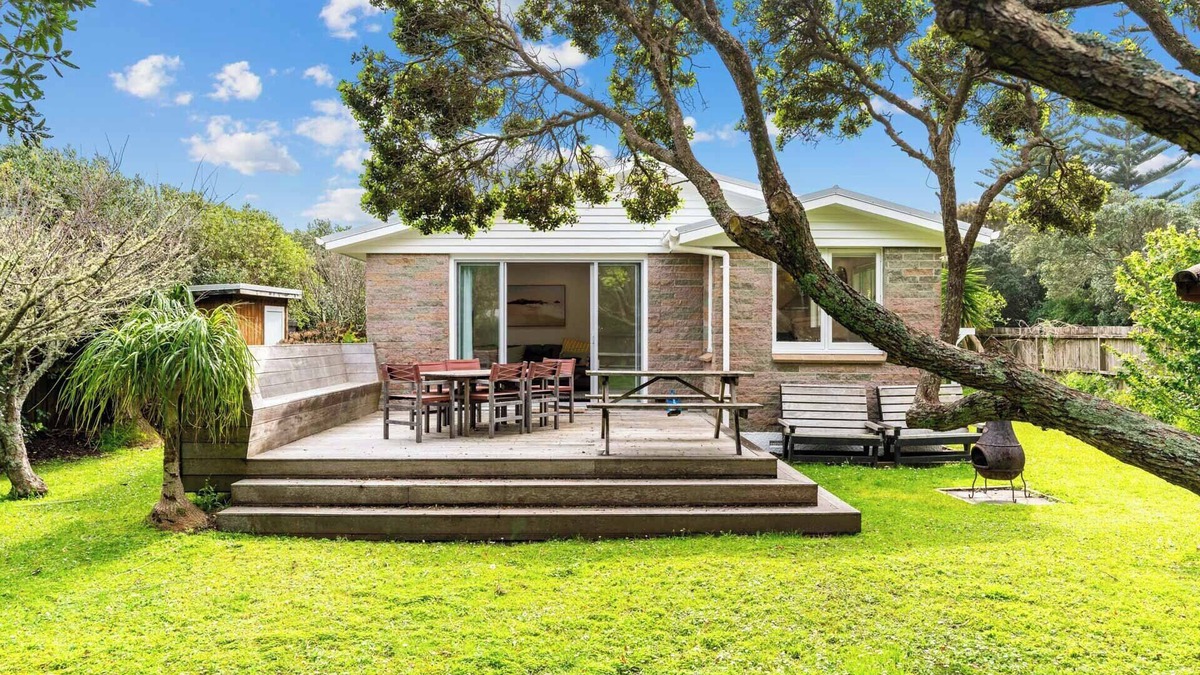 Ruakaka House | Taotahi Hideaway - Ruakaka Waterfront