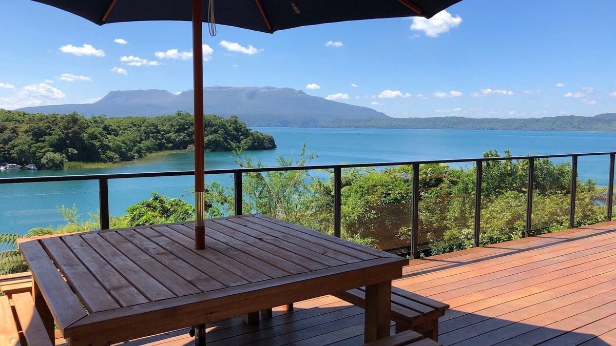 Lake Tarawera House | TARA-DISE, private with stunning Lake views