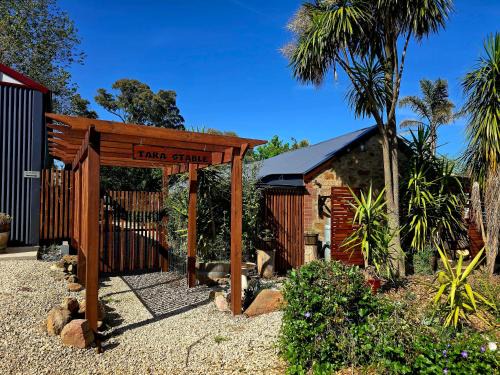 Littlehampton Ski Chalet | Tara Stables