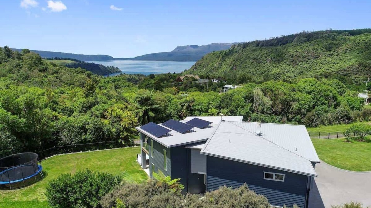 Lake Tarawera House | Tarawera Paradise Sum