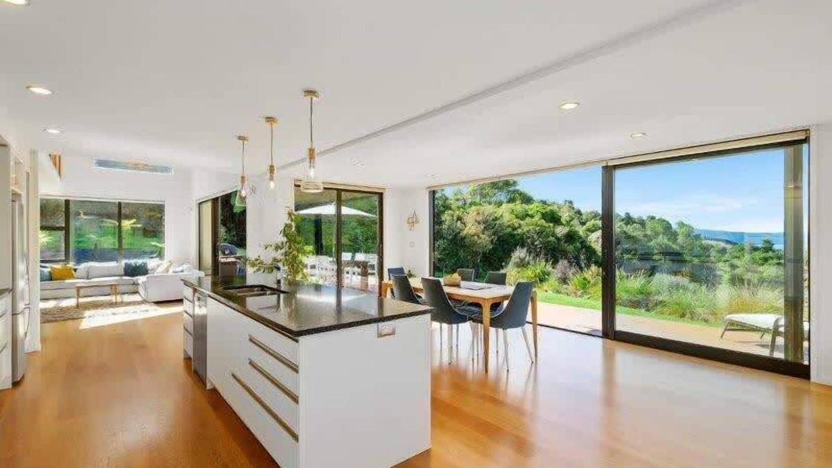 Lake Tarawera House | Tarawera Views Summar