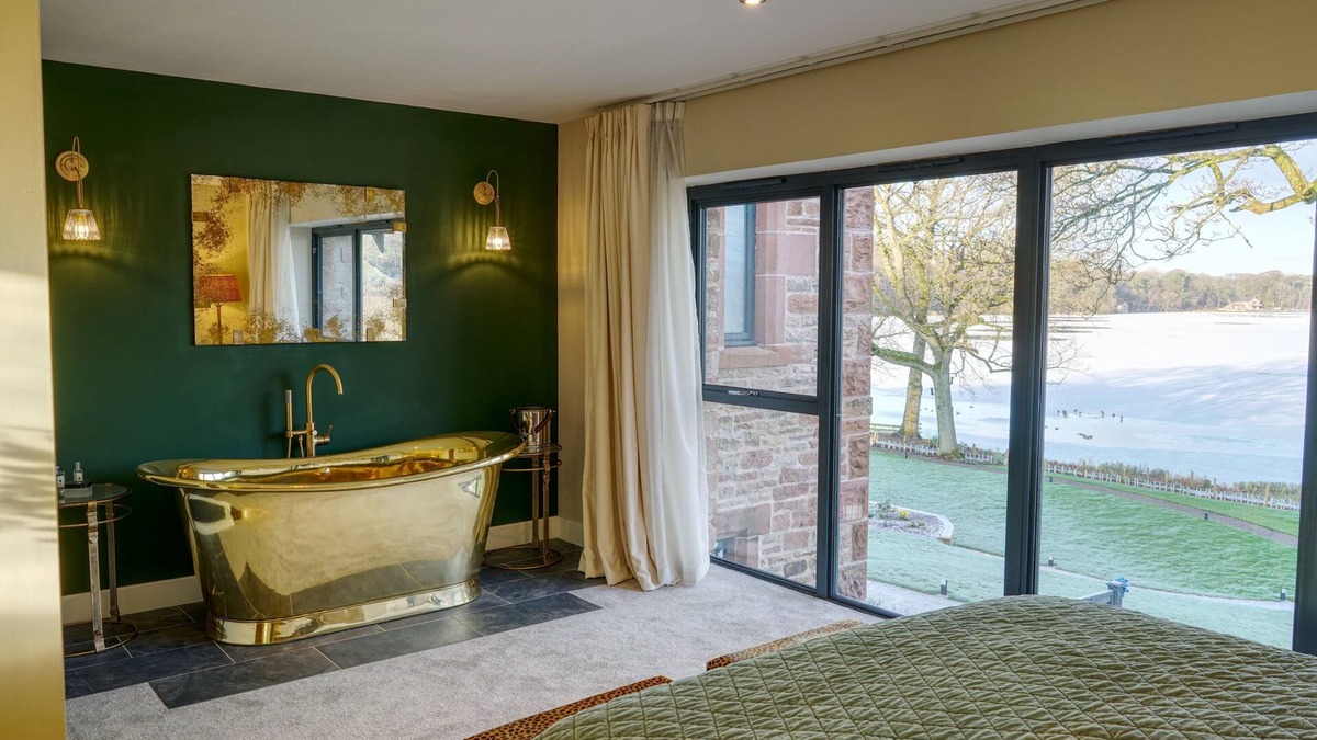 Wing Cottage | Tarn End Cottage 8, Talkin Tarn, Brampton ideal for a romantic break overlooking the Tarn