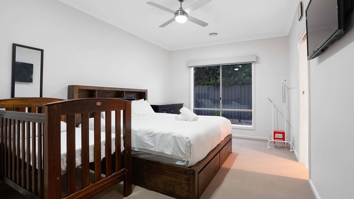 Tarneit House | Tarneit Grove Family Home with Home Theater