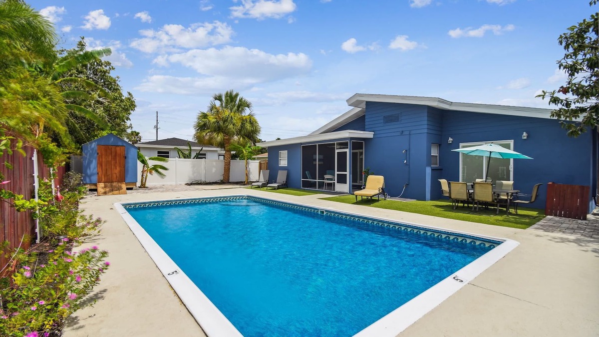 Tarpon Springs House | Tarpon Springs Lux. Home Refreshing Pool near Sunset Beach - Golf & Sponge Docks