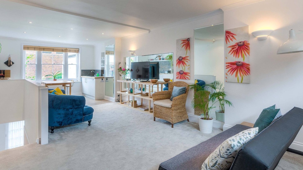 Arundel House | Tarrant St Cottage Arundel