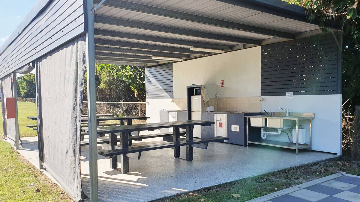 Emu Park Cabin | Tasman Holiday Parks - Fisherman's Beach
