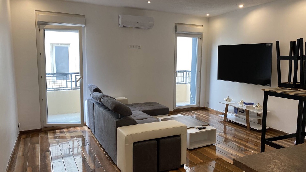 Boujan-sur-Libron House | Taste the exceptional elegance of this super apartment.