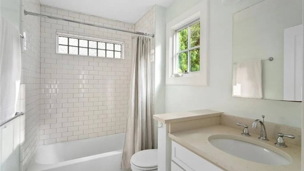 North Decatur House | Tasteful 4BR/3BA in quiet neighborhood, walkable to town square. Dogs OK!