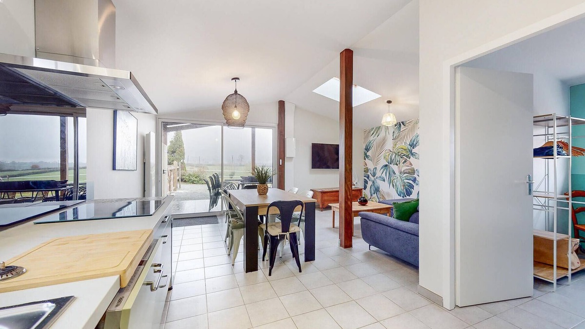 Verruyes House | Tasteful and cozy cottage with shared pool near Verruyes.