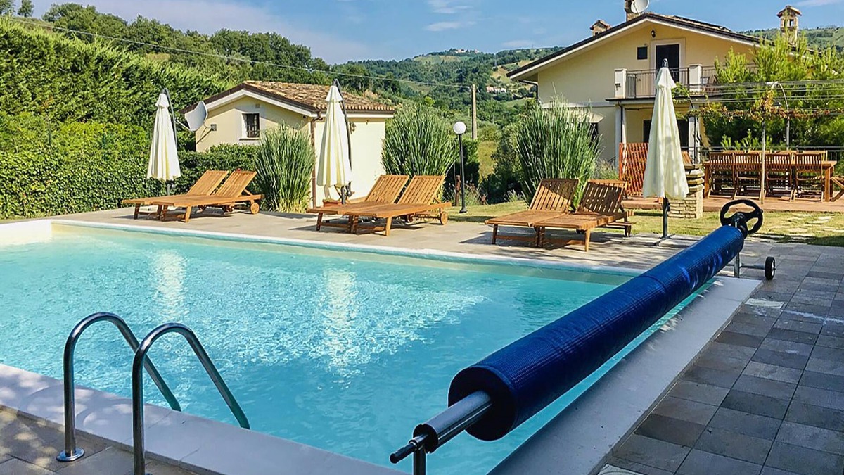 Cellino Attanasio House | Tasteful and beautiful property surrounded by idyllic nature in Cellino Attanasio.