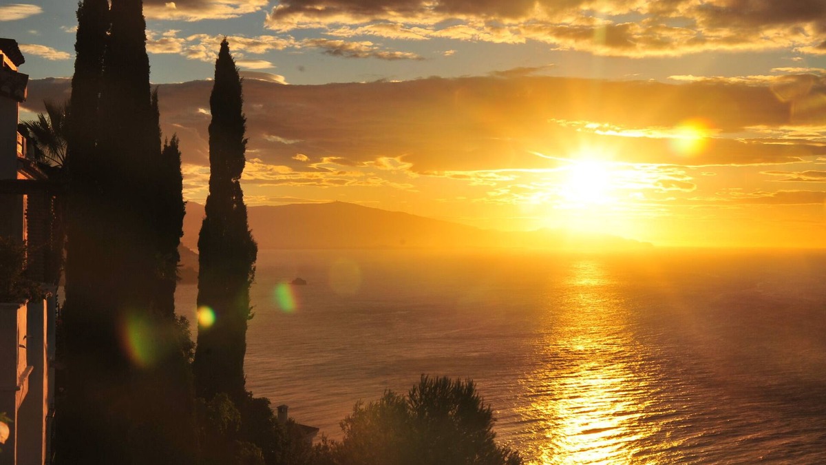 Almunecar House | tasteful conditioning, sea view (180 degrees), quiet/airy location