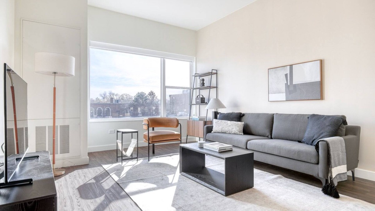 Elmhurst Apartment | Tasteful Elmhurst 1BR w/Lounge, Pool & Gym nr Metra, by Blueground
