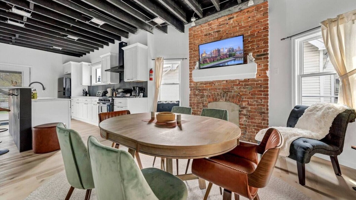 Lakeview House | Tasteful Full Home Dtown Buffalo