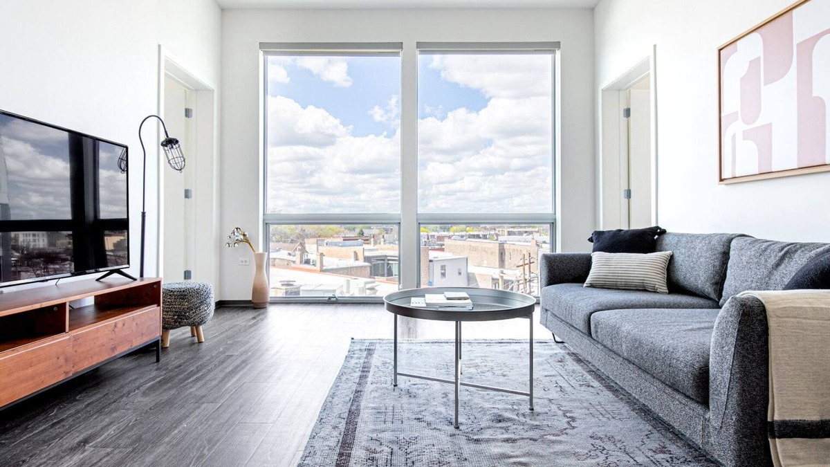 Logan Square Apartment | Tasteful Logan Square 2BR w/Gym, Roof Deck, 1 block to L, by Blueground
