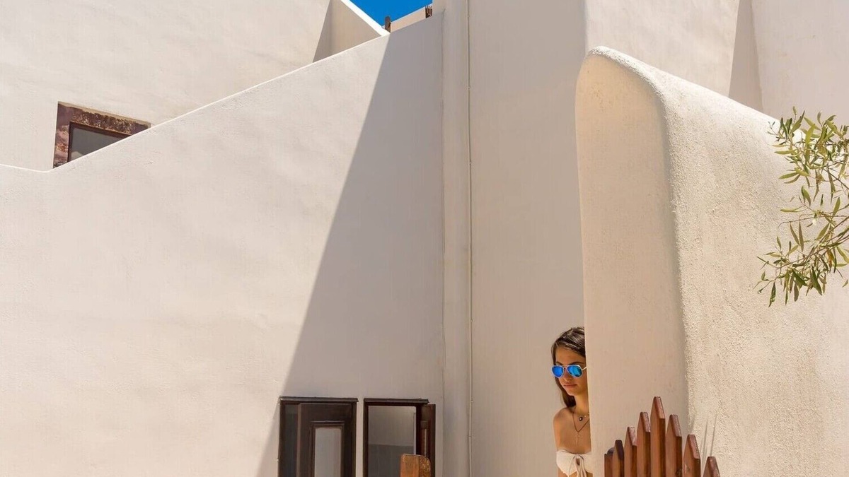 Exo Gonia Villa | Tasteful Santorini Villa | Anthea.