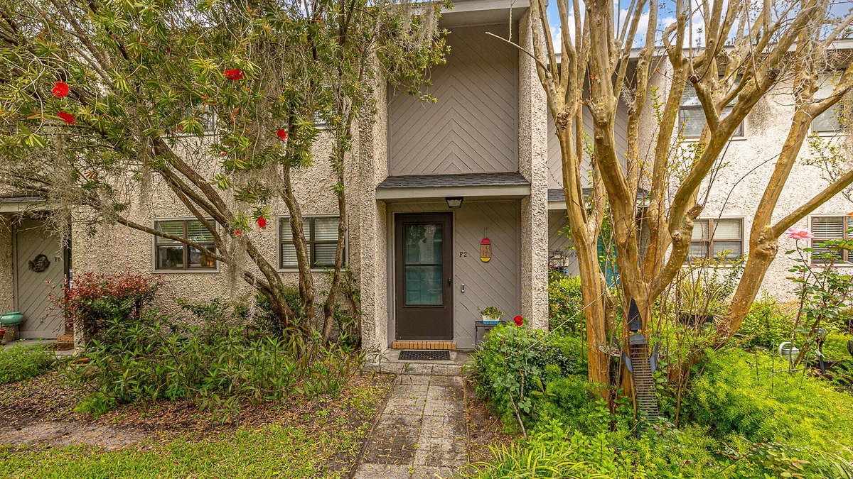 Saint Simons Island House | Tastefully decorated 2 BR/2.5 BA townhome close to everything! Monthly rental