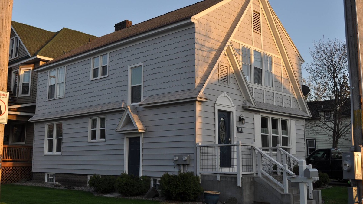 Sault Ste. Marie House | Tastefully Decorated And Sparkling Clean ~ Home Away From Home!