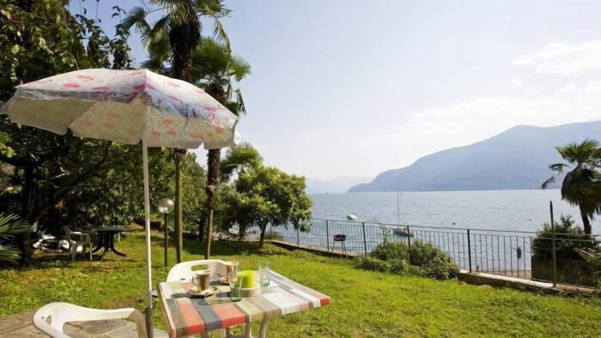 Tronzano Lago Maggiore Apartment | Tastefully furnished 1-room apartment with sea garden and beach