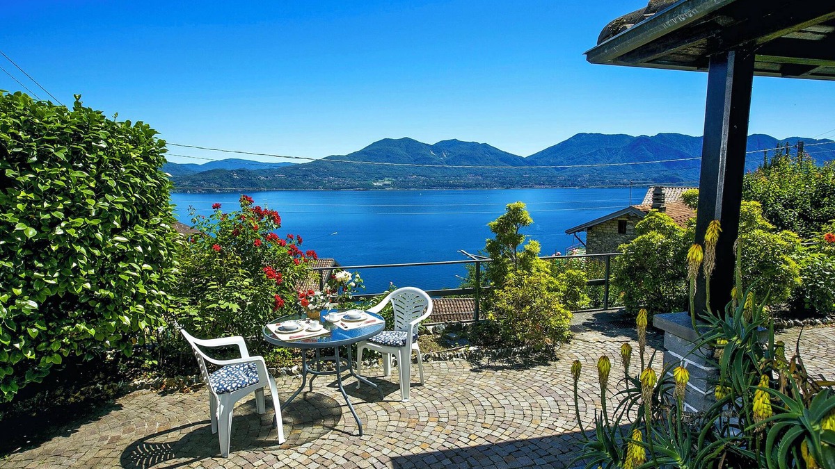 Barbe Superiore Apartment | Tastefully furnished 2-room apartment with terrace and Kiwi Pergola