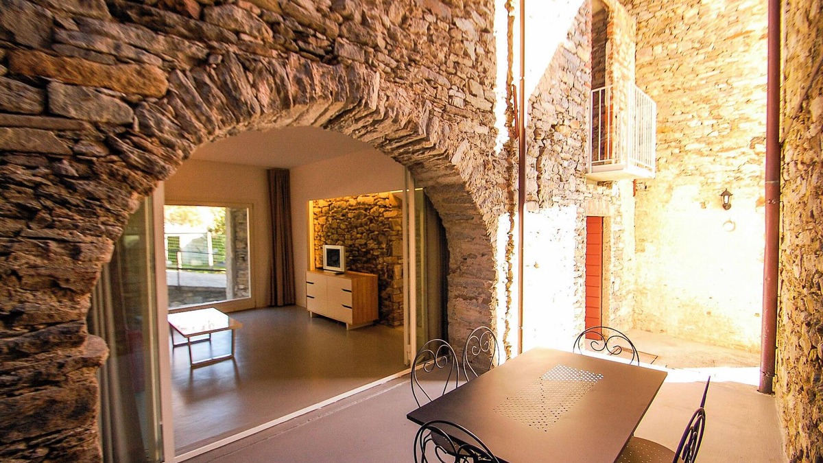 Ghiffa Apartment | Tastefully furnished 2½-room apartment with spacious outdoor area