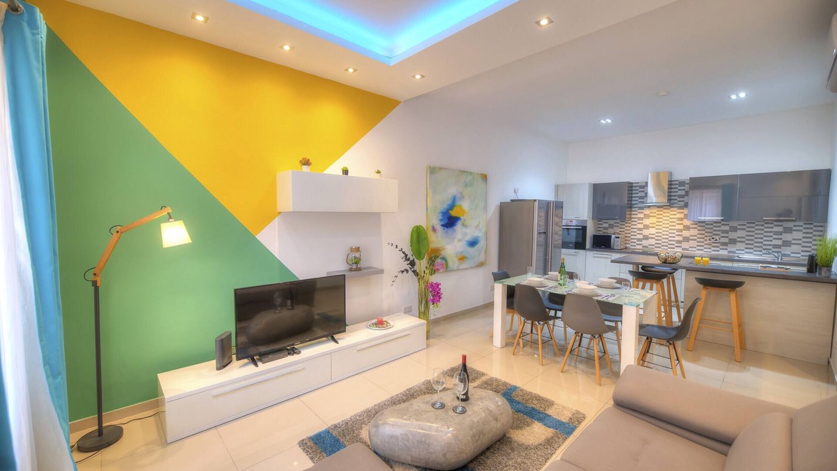 Gzira Apartment | Tastefully furnished 3beds/3baths, 2balconies WVID1