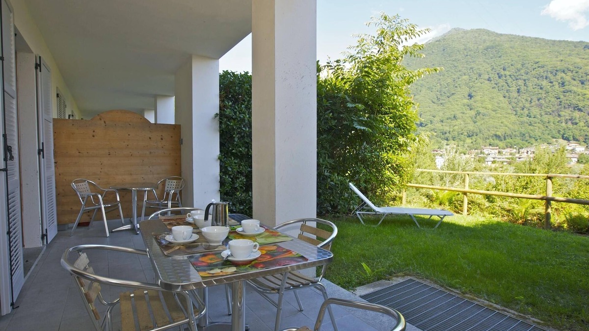 Cannobio Apartment | Tastefully furnished apartment in a small residence in a sunny location